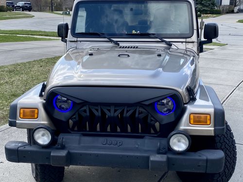 Customer photo review of Shark Grille - Matte Black for 97 - 06 Wrangler TJ