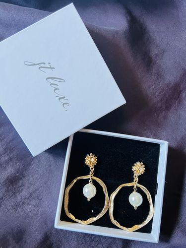 Customer photo review of Eternal Allure Pearl Earrings