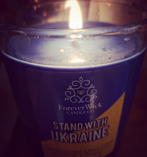 Customer photo review of Stand With Ukraine Diamond Candle