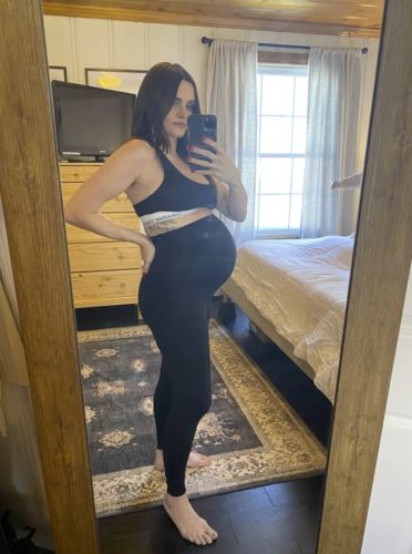 Customer photo review of MammaBump™ | Maternity Support Leggins