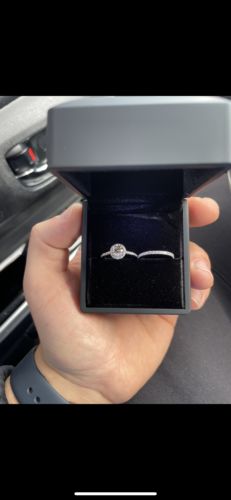 Customer photo review of 0.65-1.80 CT Round Cut Natural Diamonds - Engagement Ring
