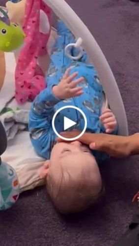 Customer video review of Pugg Life Convertible Footie