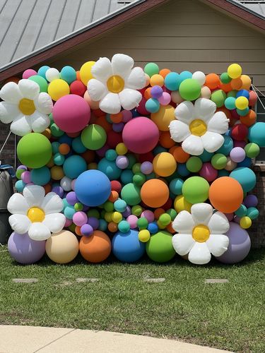 Customer photo review of It's My Birthday Balloon Garland Kit