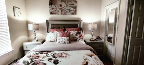 Customer photo review of Omni 8-Piece Comforter Set