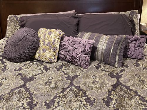 Customer photo review of Dominique Lavender 4-Piece Comforter Set