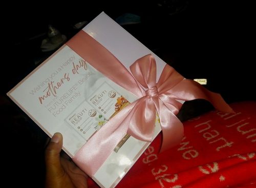 Customer photo review of Mother's Day Beauti Gift Box