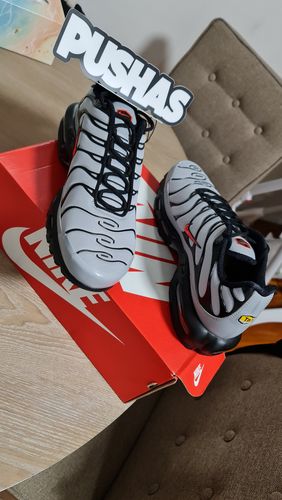 Customer photo review of Air Max TN Plus 'Crimson Wolf Grey' (2021)