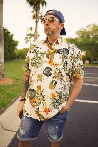 Customer photo review of Men's Floral Cotton Tropical Hawaiian Plant Shirt