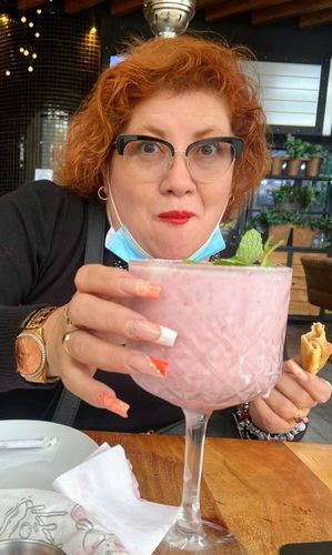 Reseña con foto de un cliente sobre Henna Jamila BAQ (Premium)