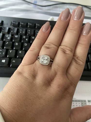 Customer photo review of MELINDA LUXURY SQUARE CUT SPLIT SHANK RING