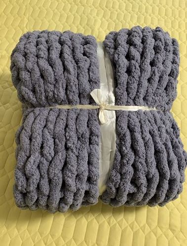 Customer photo review of Luxury Chunky Knit Blanket, Hand-Knitted Yarn Throw Blanket, Soft Throw Blanket