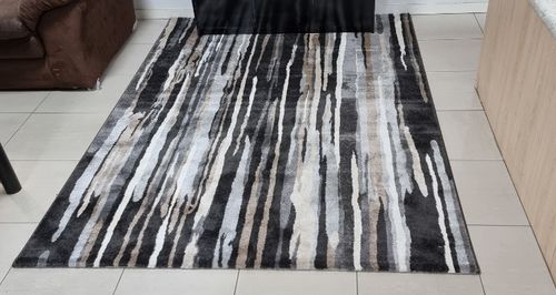 Customer photo review of Lineboro Modern Rug, Charcoal