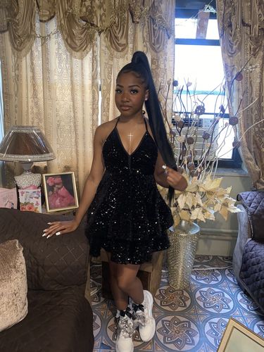 Customer photo review of “Yasmin” black