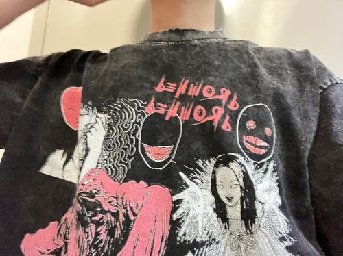 Customer photo review of Harajuku Style Vintage Washed "Tomie" Oversized Tee