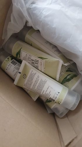 Customer photo review of Tea Tree & Neem Face Wash
