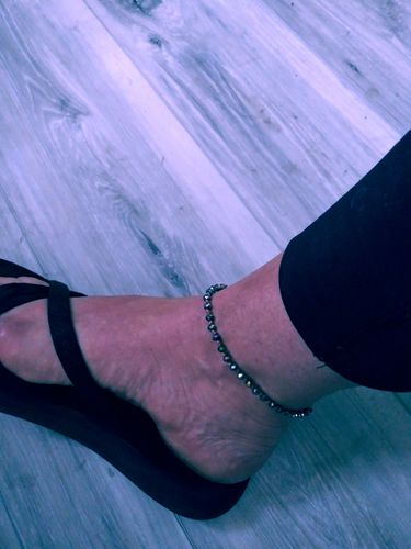 Customer photo review of Anklet Aurora Boreal Crystal