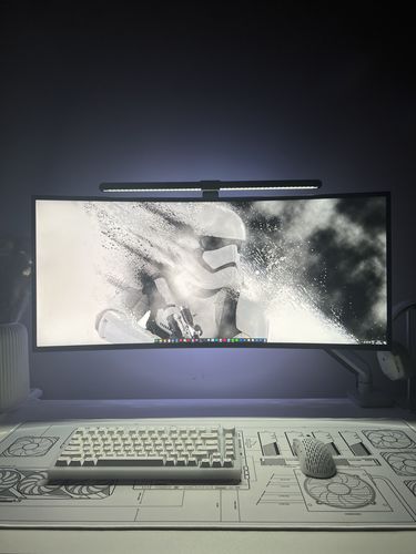 Customer photo review of The White Build