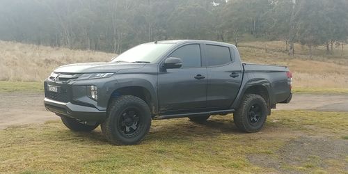 Customer photo review of Loaded 4X4 Forty20 Lift Kit - 40mm Front And 20mm Rear Lift Dynamic Tune: MITSUBISHI TRITON MQ/MR