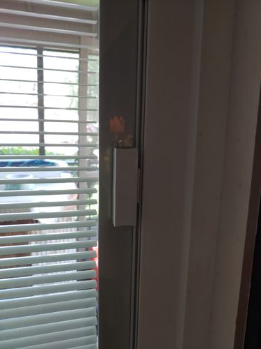 Customer photo review of RSL Sliding Magnetic Blind Controller