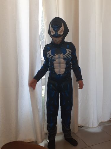 Customer photo review of Déguisement Super Héros Venom Enfant