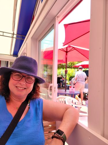Customer photo review of Packable Hat / Lake