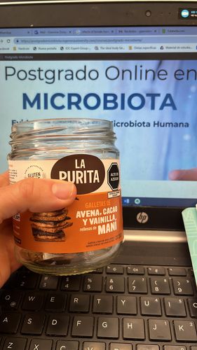 Customer photo review of Frasco de Galletas de avena, vainilla y cacao rellenas de mani 200g