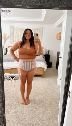 Customer photo review of Destination Top | Clay