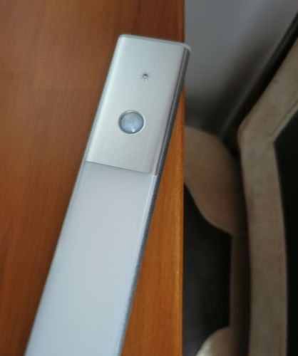 Customer photo review of EZVALO Rechargeable Motion Sensor Cabinet Light 5000K- 20.5 "Aluminum