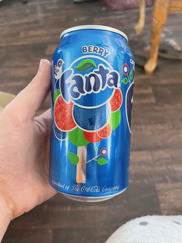 Customer photo review of Fanta Berry 12fl.oz (355ml)