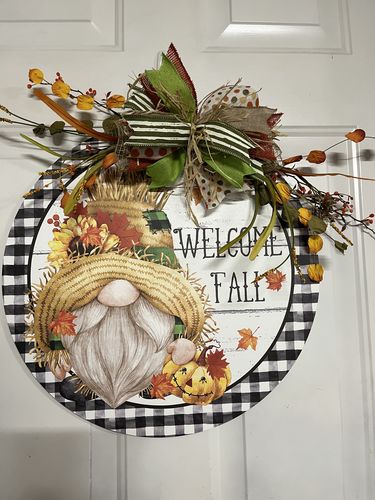 Customer photo review of Wreath Sign, Welcome Fall, Gnome Fall Sign, 18" Wood Round Sign DECOE-740, Sign For Wreath, DecoExchange