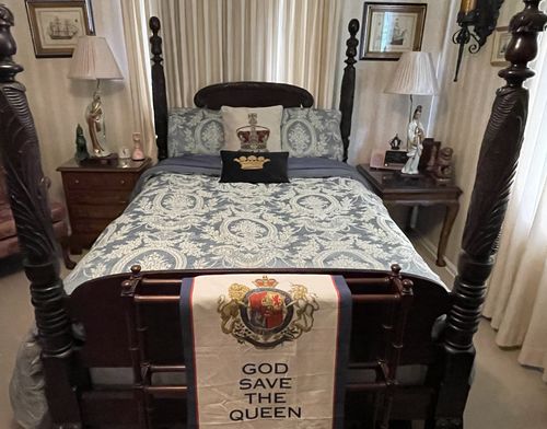 Customer photo review of Nocolette Blue 4-Piece Comforter Set By J Queen
