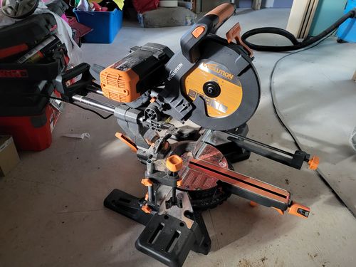 Customer photo review of Scie à onglet radiale 255mm Evolution R255SMS-DB+ avec Lame multi-matériaux TCT et Double biseau