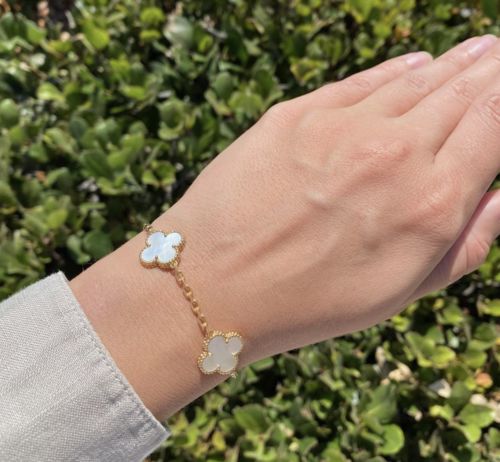 Customer photo review of Luxury Clover Bracelet