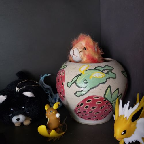 Customer photo review of Angel n' Berries Vase