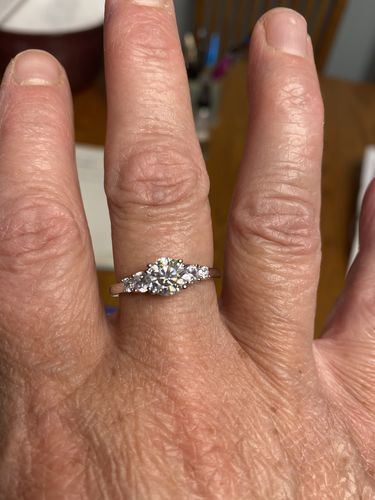 Customer photo review of Five Stone Trellis Moissanite Sidestone Engagement Ring