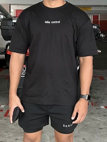 Customer photo review of 'Core' - Black Oversized Tee