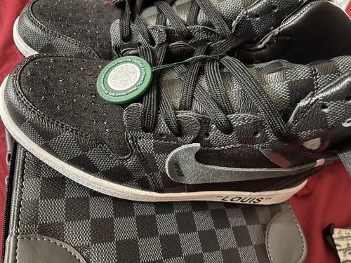 Customer photo review of Off White X Jordan 1 X LV Black