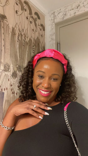 Customer photo review of Raw Deep Wavy Headband Wig