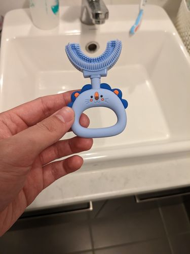 Customer photo review of Replacement U-Shaped Toothbrush Heads