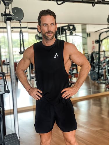 Customer photo review of Elite Nowa Tank - Black