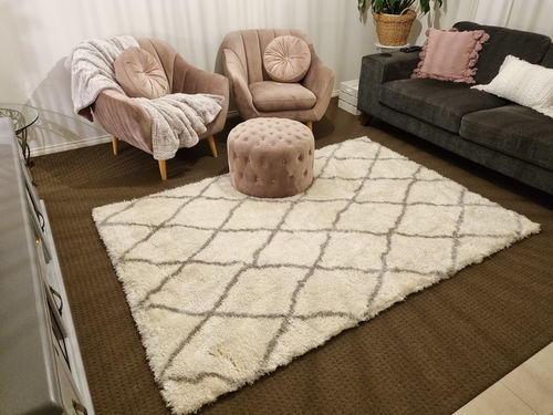 Customer photo review of White Diamond Moro Rug