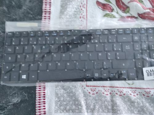Avis photo d'un client sur Clavier Azerty Français Pour Acer Aspire A715-71 A717-71