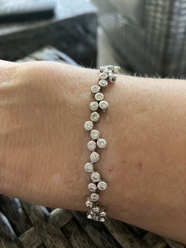 Customer photo review of 1.50-3.00 CT Round Cut Diamonds - Diamond Bracelet