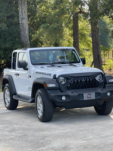 Customer photo review of Shark Grille - Matte Black for 18-22 Jeep Wrangler JL & Gladiator JT