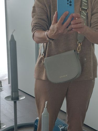 Customer photo review of JASMIN - TAUPE