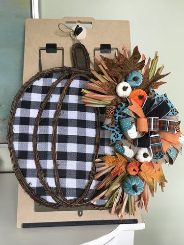 Customer photo review of 22.5"Hx16.5"L Vine/Fabric Pumpkin Black/Wht/Brn/Natural KG3059