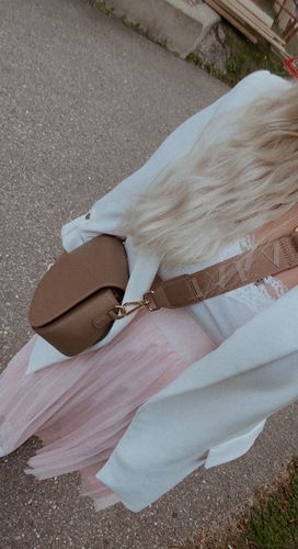 Customer photo review of NEILA - BROWN