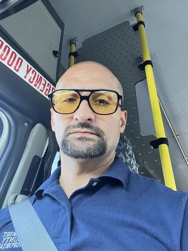 Customer photo review of Lucas - Black / Yellow