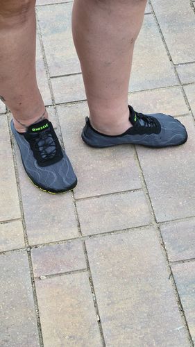 Customer photo review of Hiitave Men's Barefoot Mesh Water Shoes