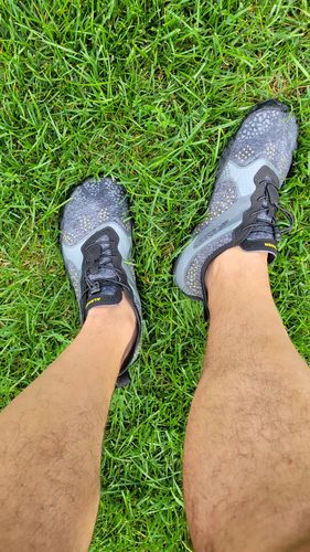 Customer photo review of Aleader Men‘s Barefoot Trail Running Shoes